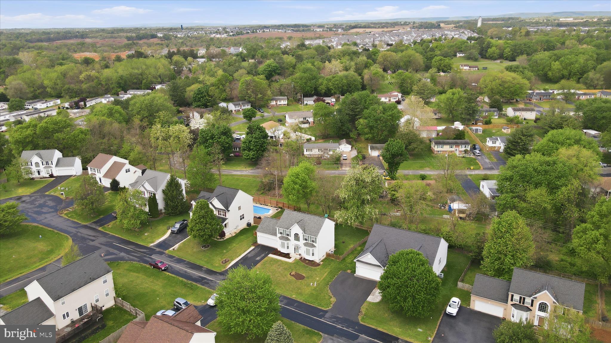 244 KIMBERWICKE DRIVE N