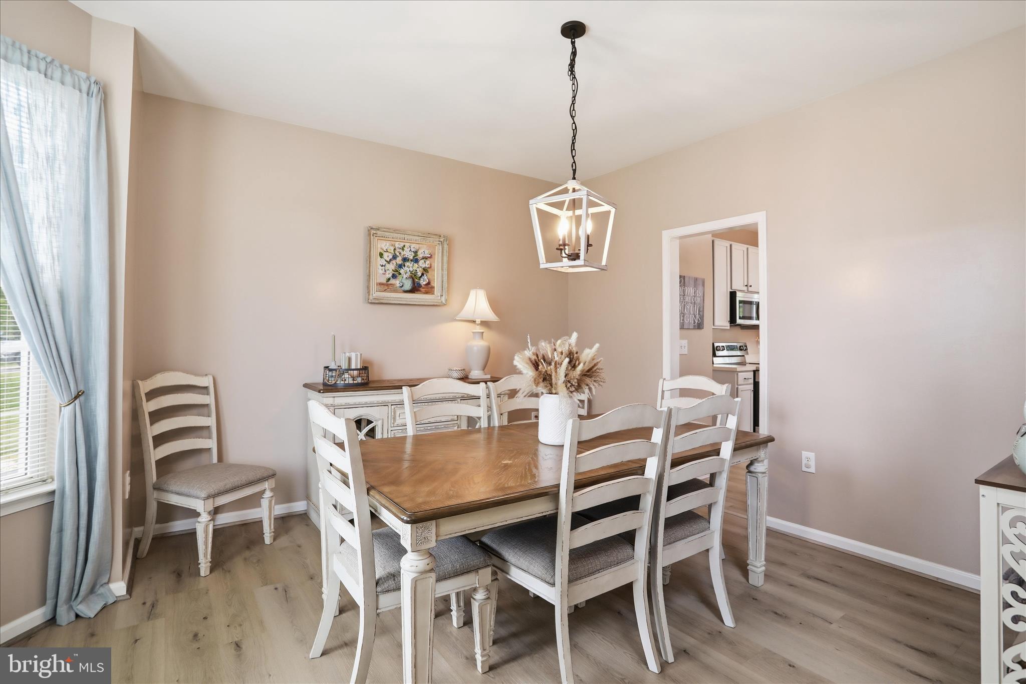 244 KIMBERWICKE DRIVE N