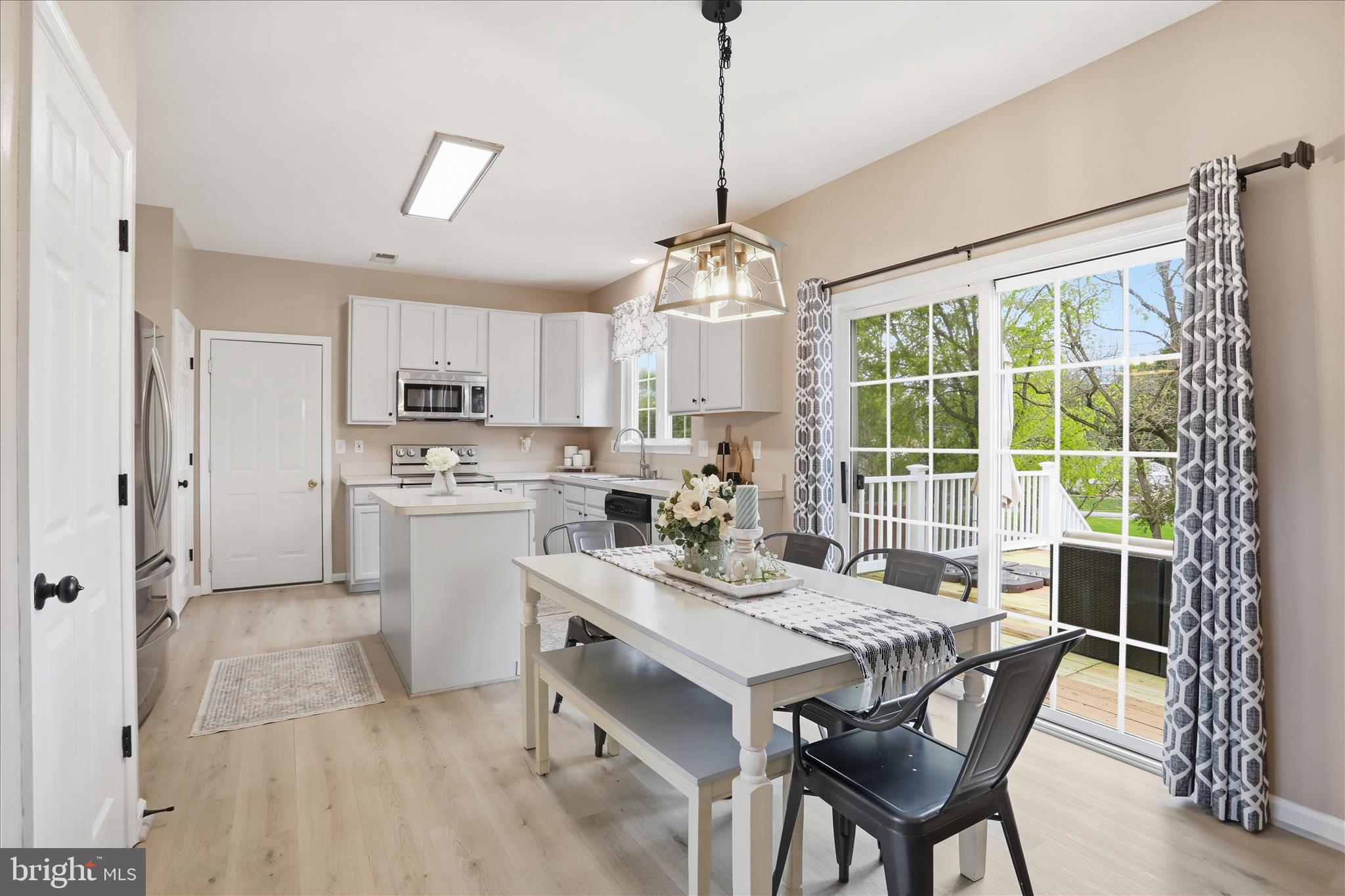 244 KIMBERWICKE DRIVE N