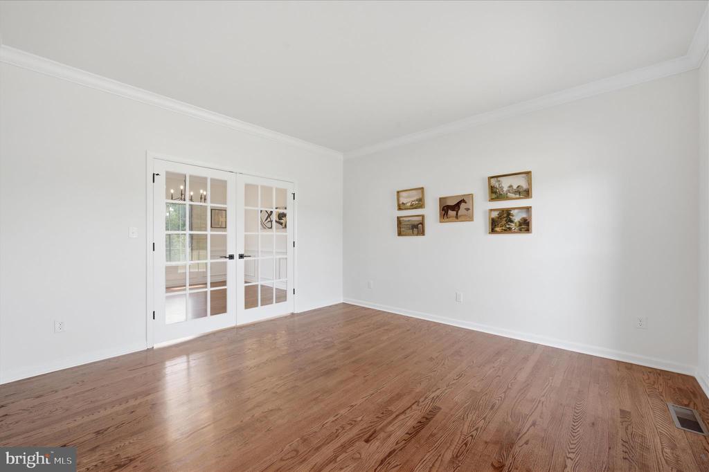 86 EASTLAND DRIVE