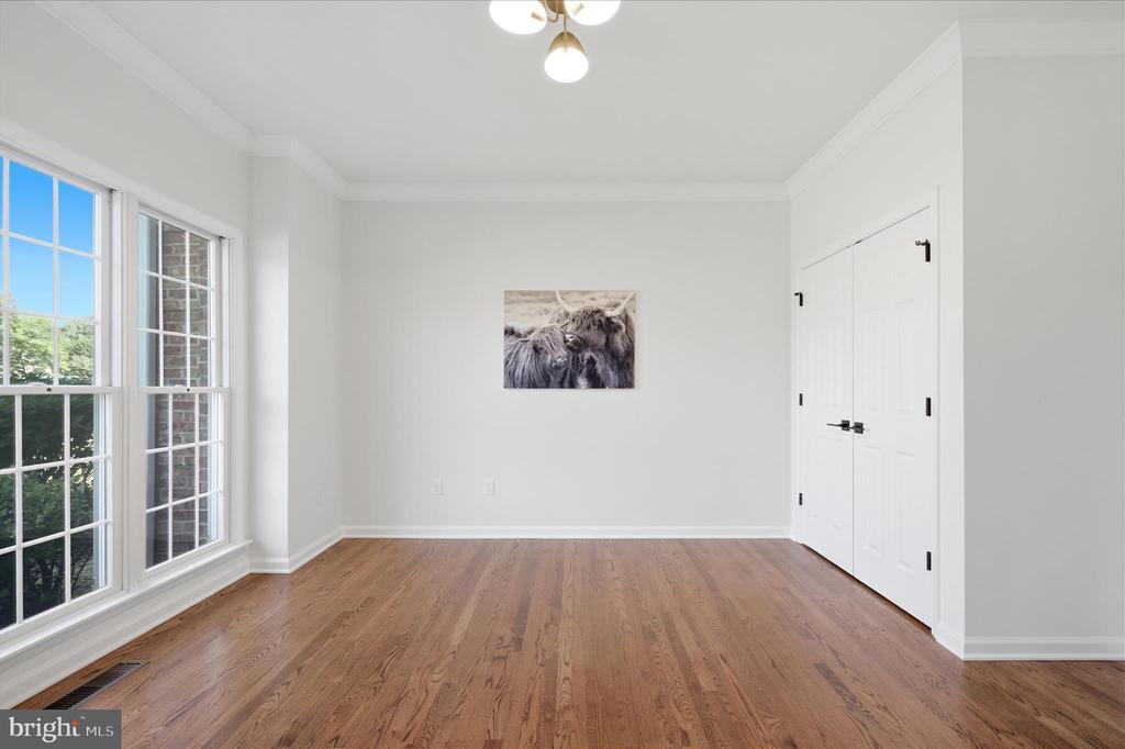 86 EASTLAND DRIVE