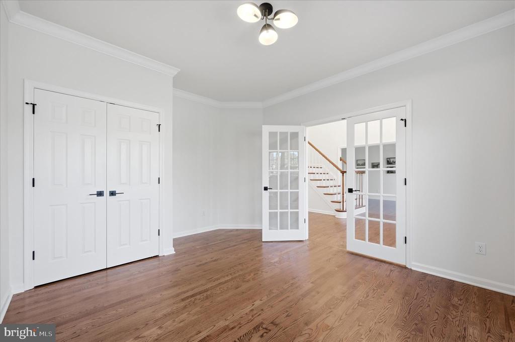 86 EASTLAND DRIVE