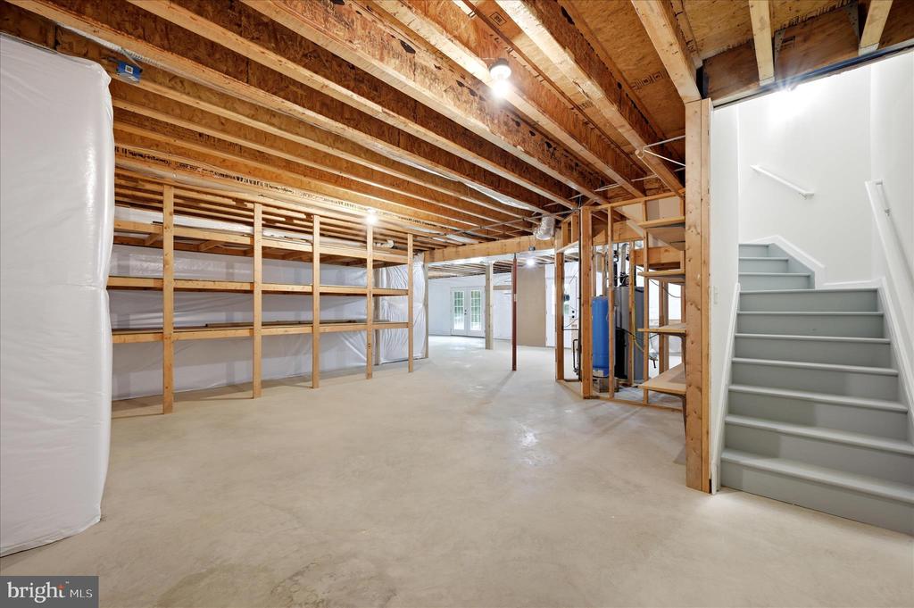 86 EASTLAND DRIVE