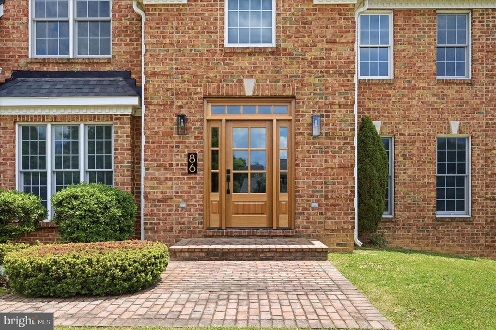 86 EASTLAND DRIVE