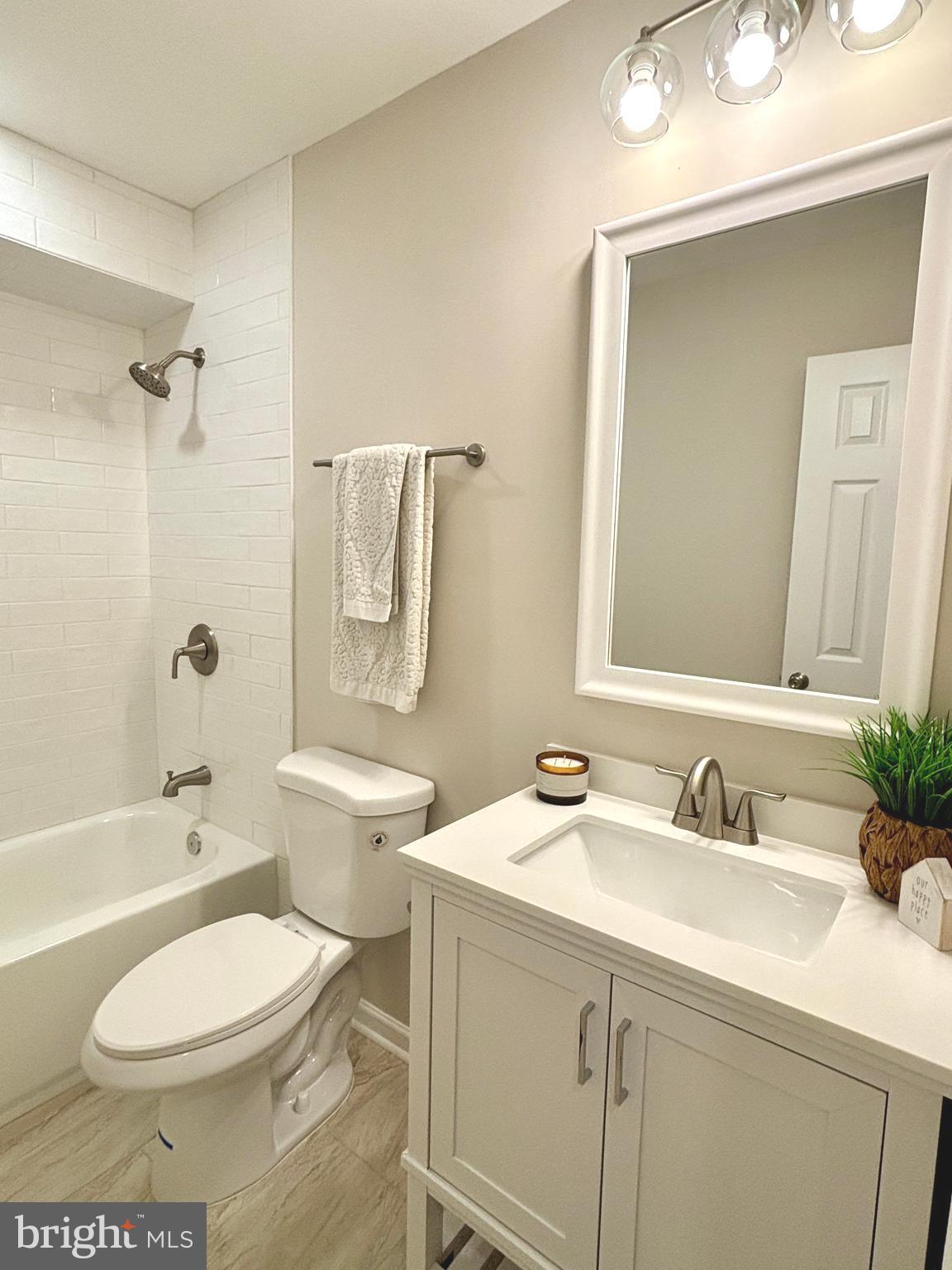 237 OAKRIDGE DRIVE