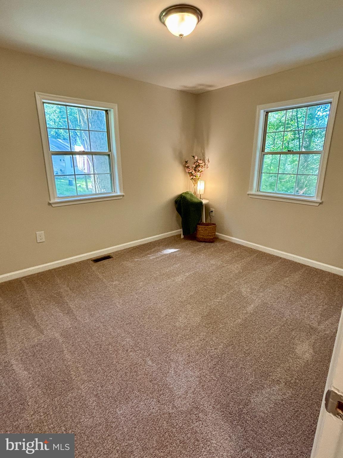 237 OAKRIDGE DRIVE