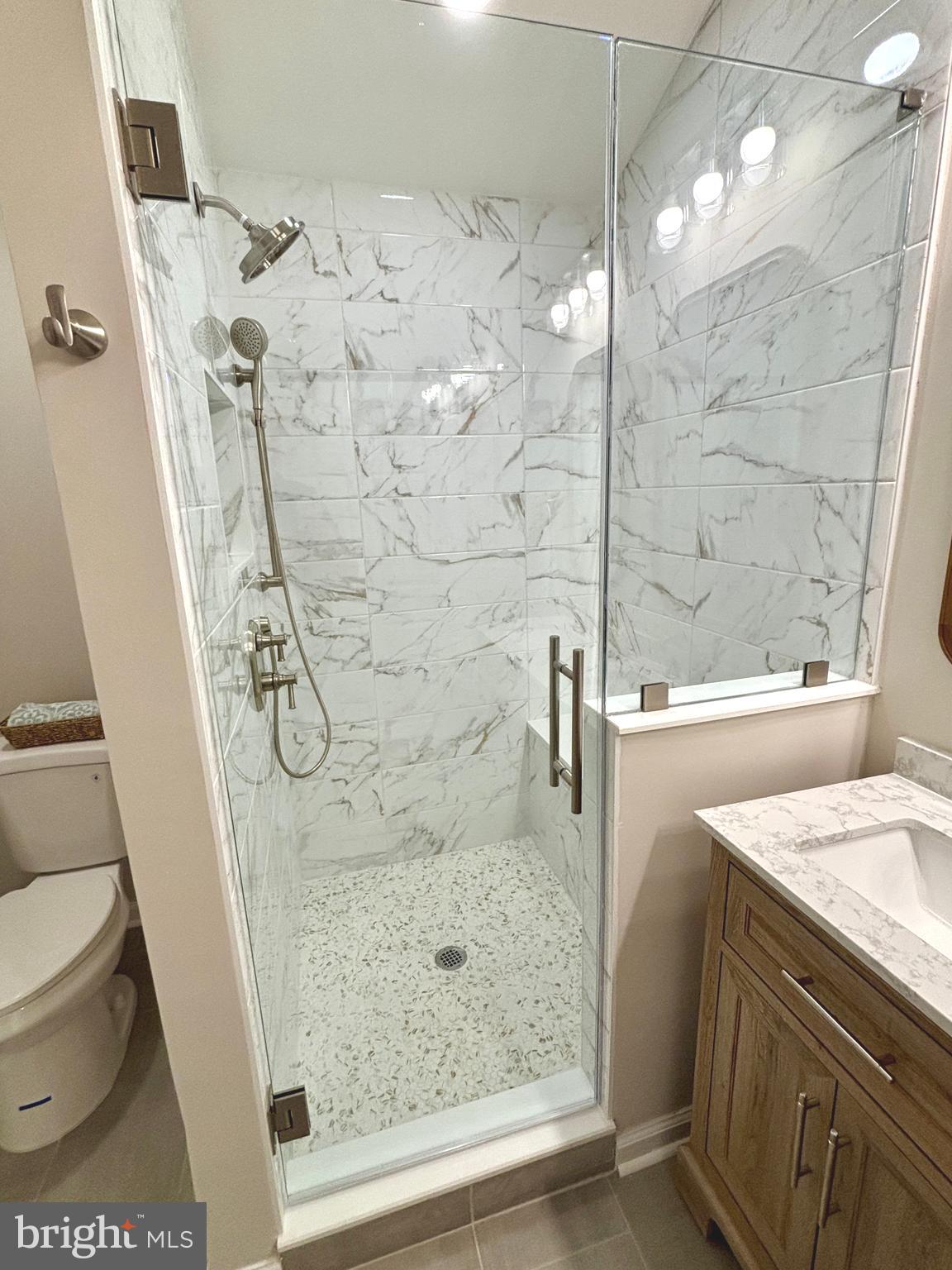 237 OAKRIDGE DRIVE