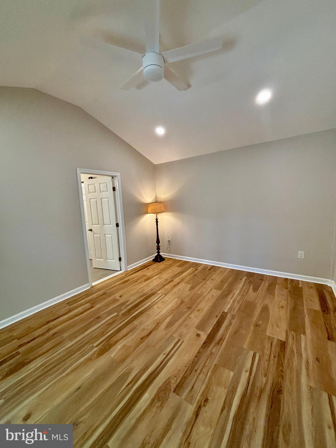 237 OAKRIDGE DRIVE