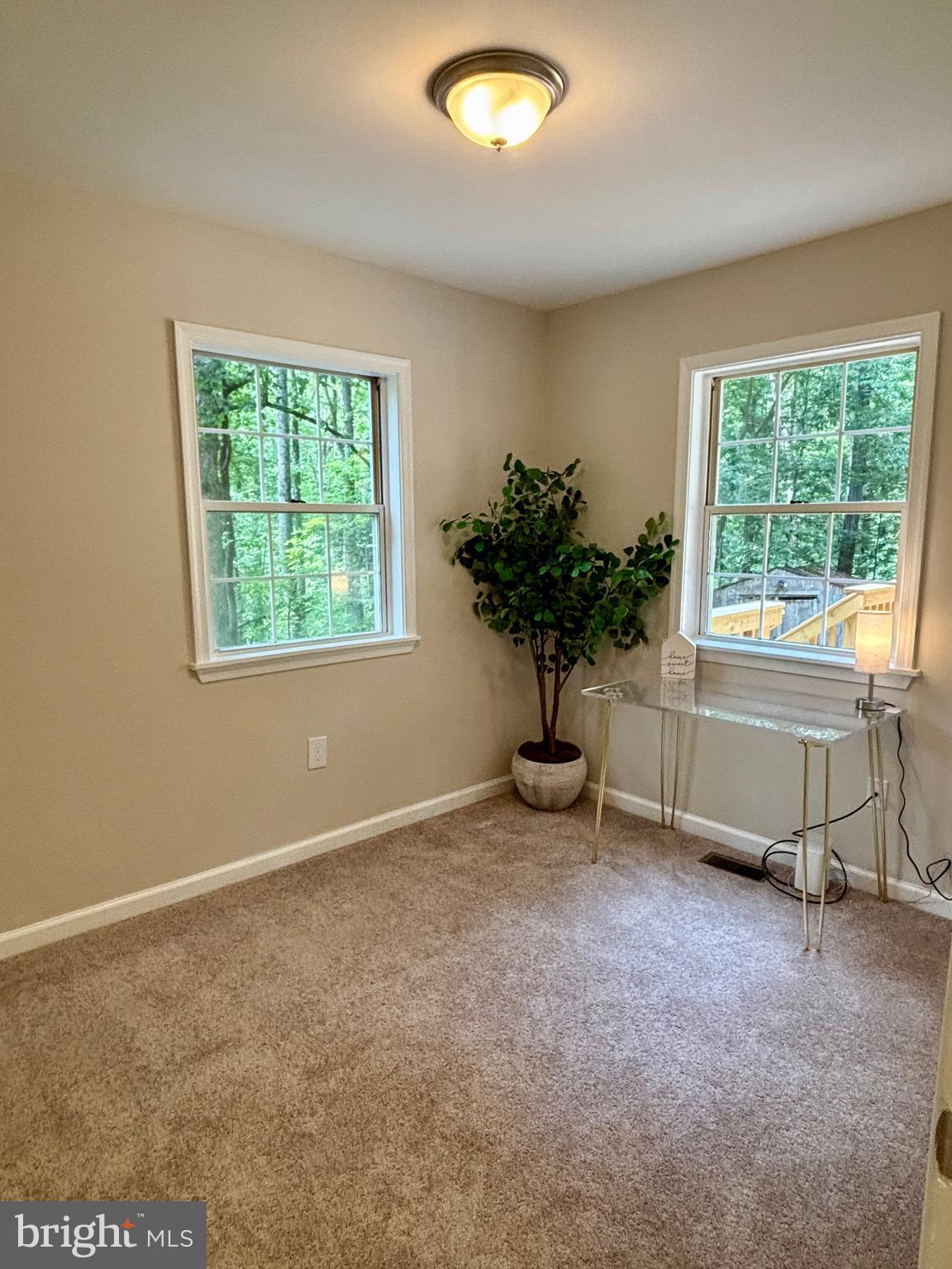 237 OAKRIDGE DRIVE