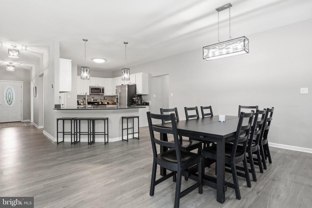553 RIPPON VILLAGE DR