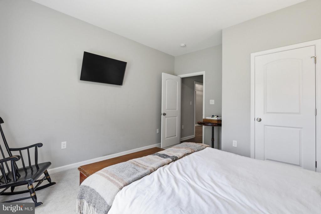 553 RIPPON VILLAGE DR