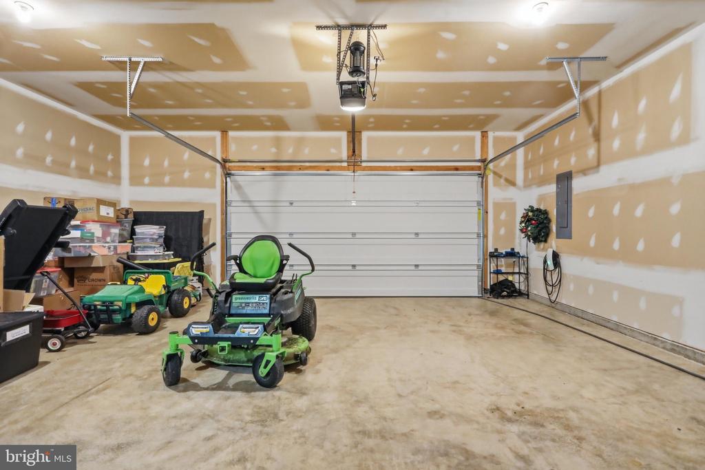 553 RIPPON VILLAGE DR