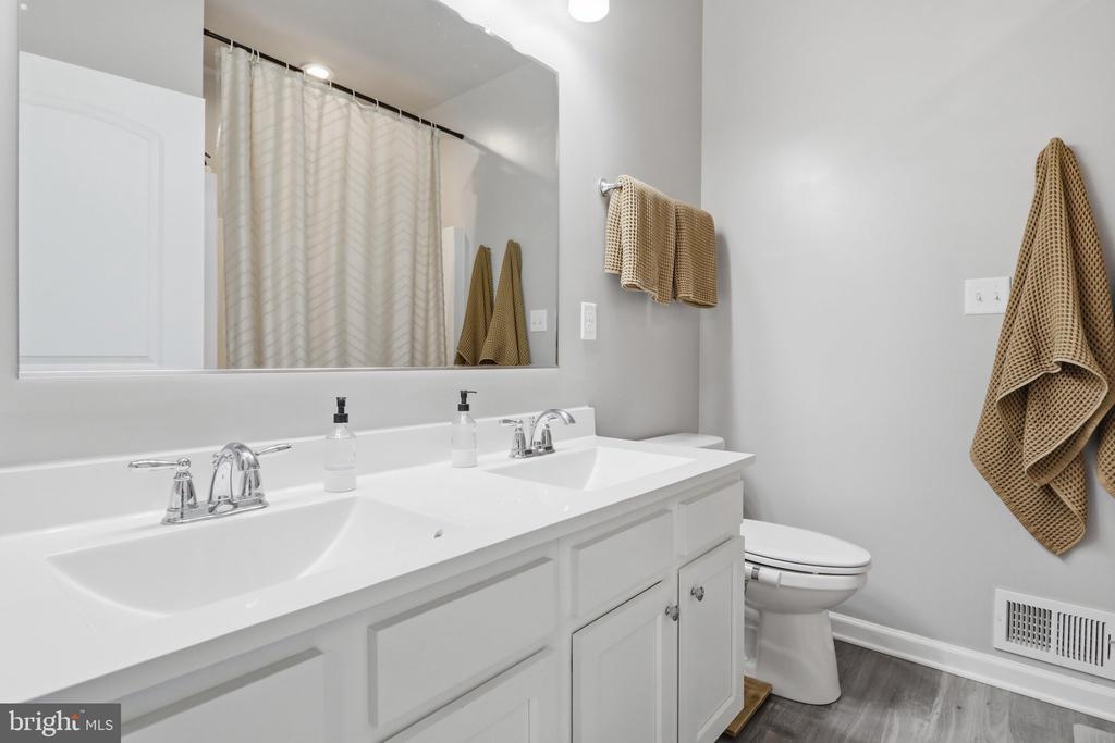 553 RIPPON VILLAGE DR