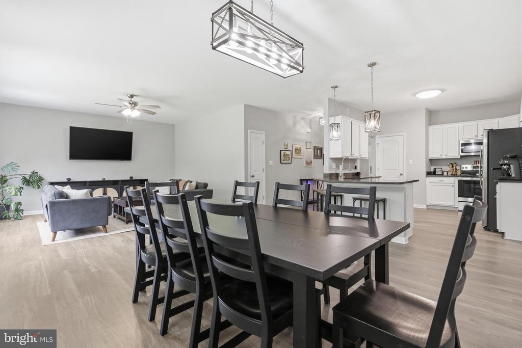 553 RIPPON VILLAGE DR