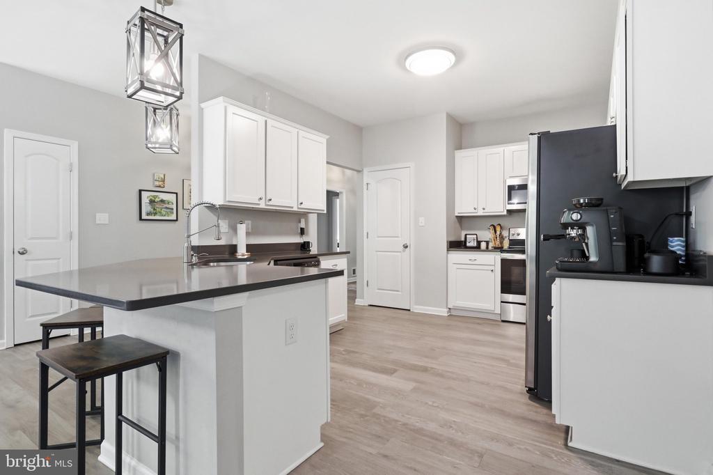 553 RIPPON VILLAGE DR