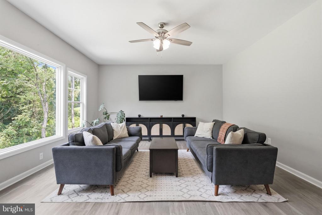 553 RIPPON VILLAGE DR