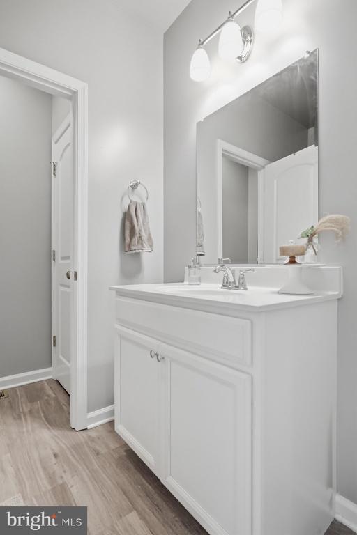 553 RIPPON VILLAGE DR