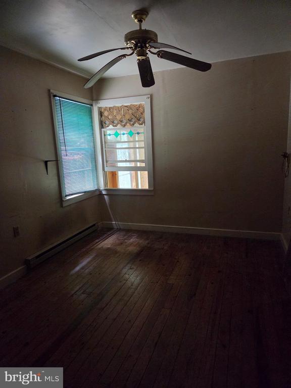 143 BOTTOM DOLLAR LANE