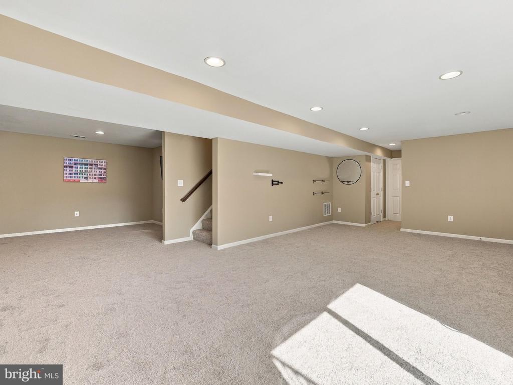 70 KILLIAN LANE