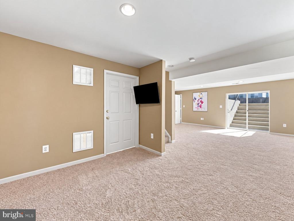 70 KILLIAN LANE