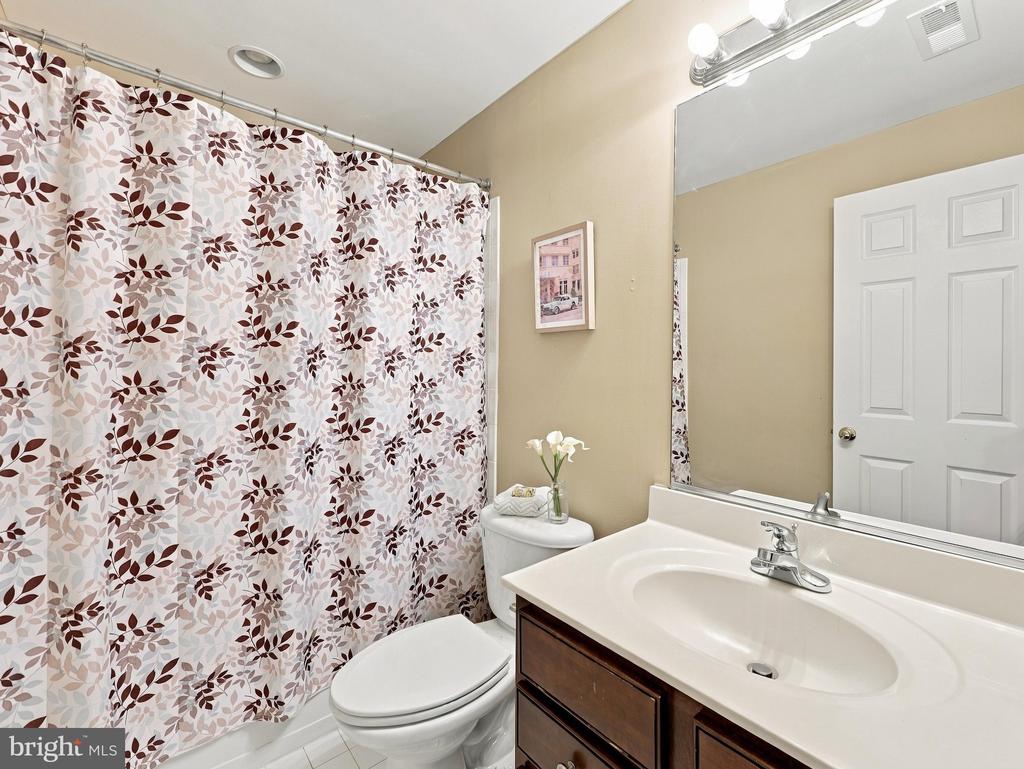 70 KILLIAN LANE