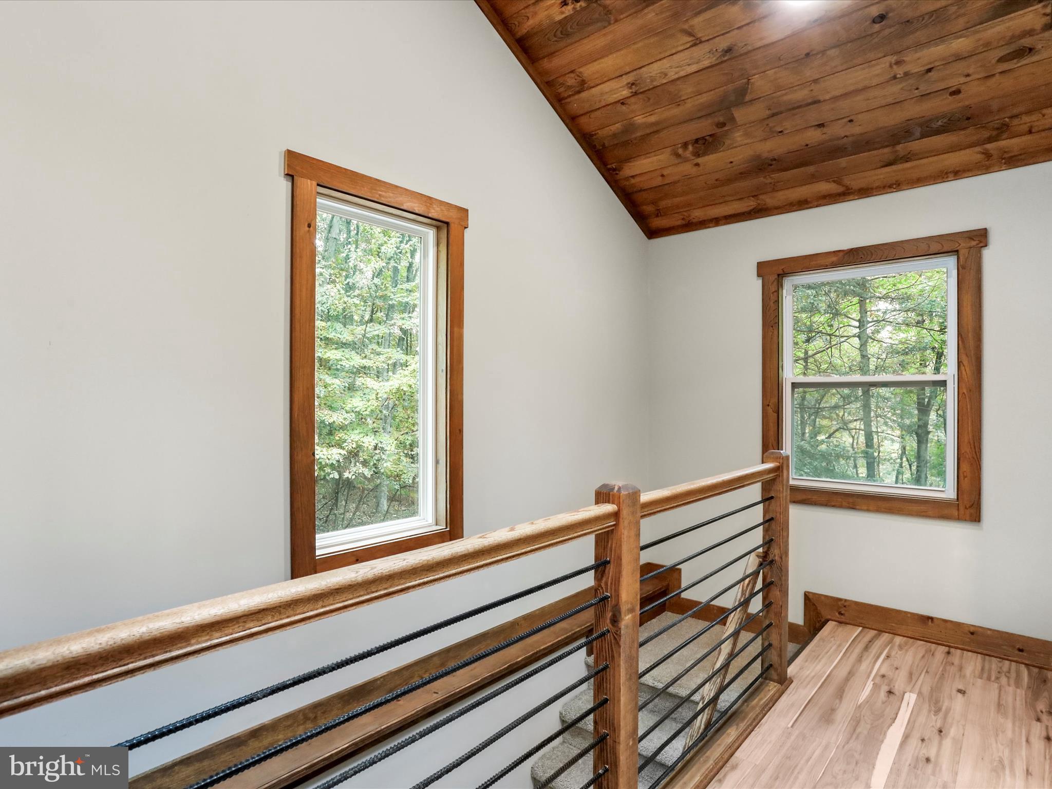348 SLEEPYVIEW LANE