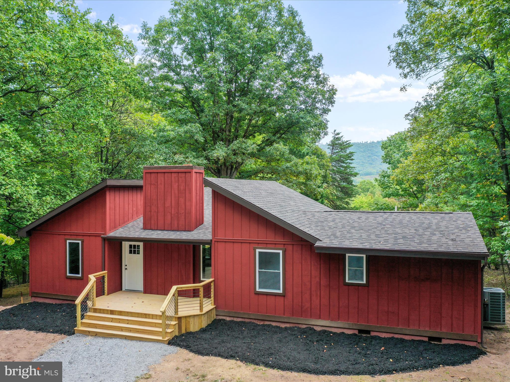 348 SLEEPYVIEW LANE