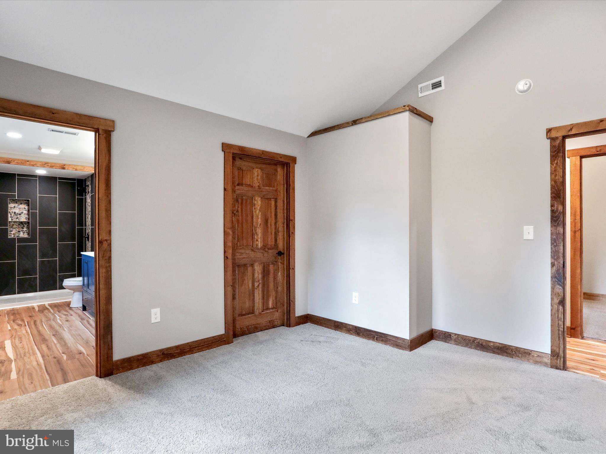 348 SLEEPYVIEW LANE