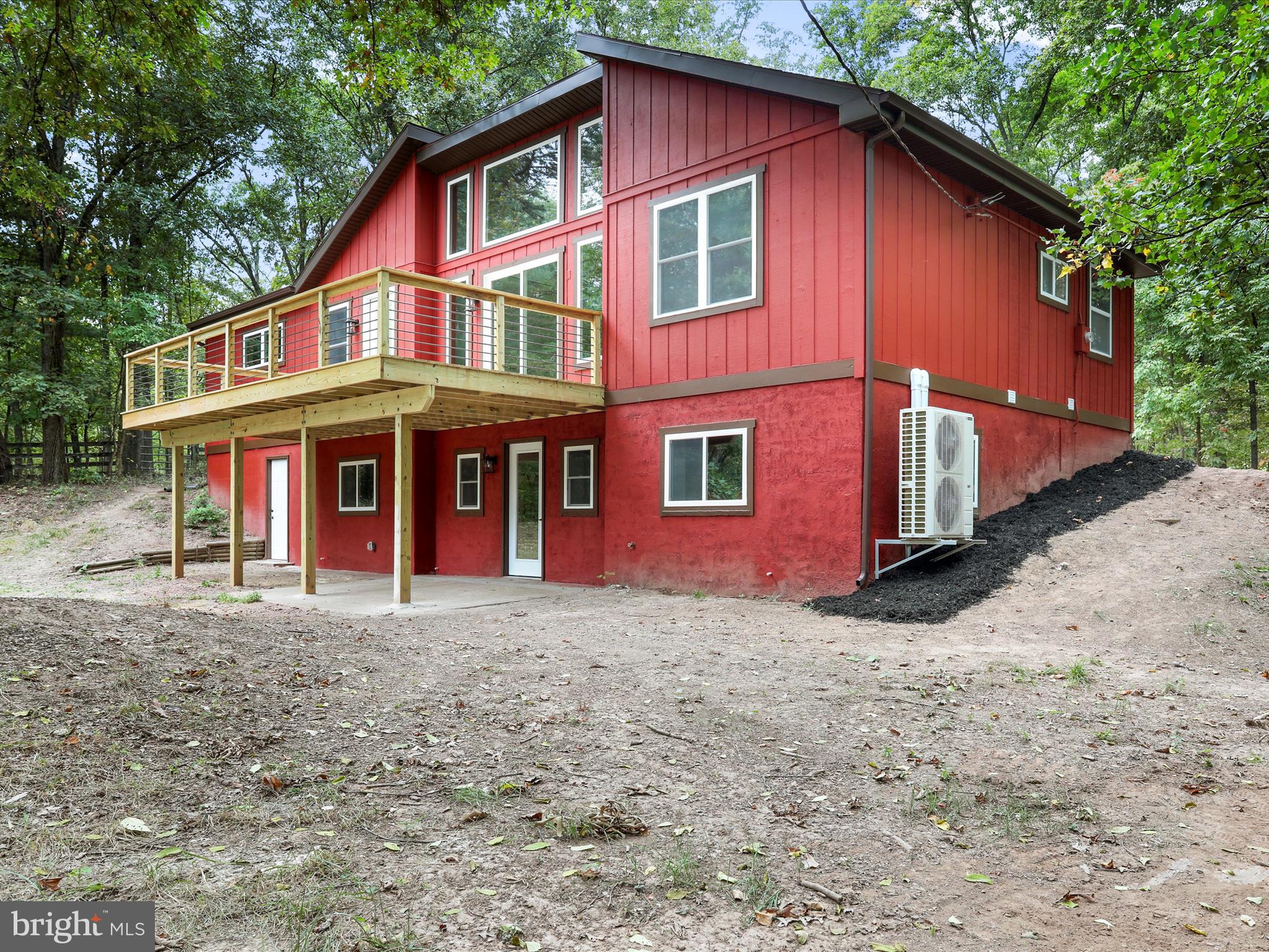 348 SLEEPYVIEW LANE
