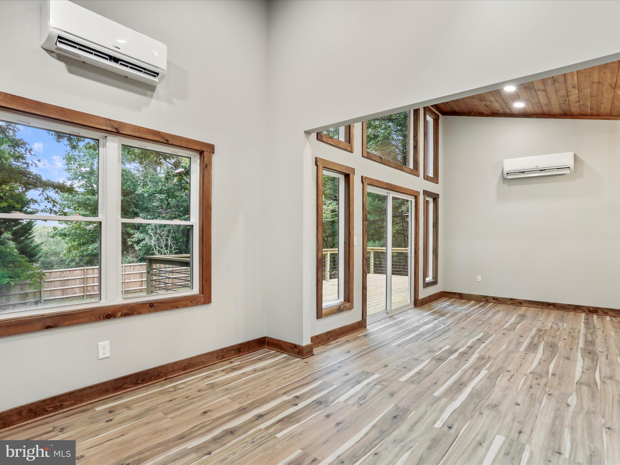 348 SLEEPYVIEW LANE