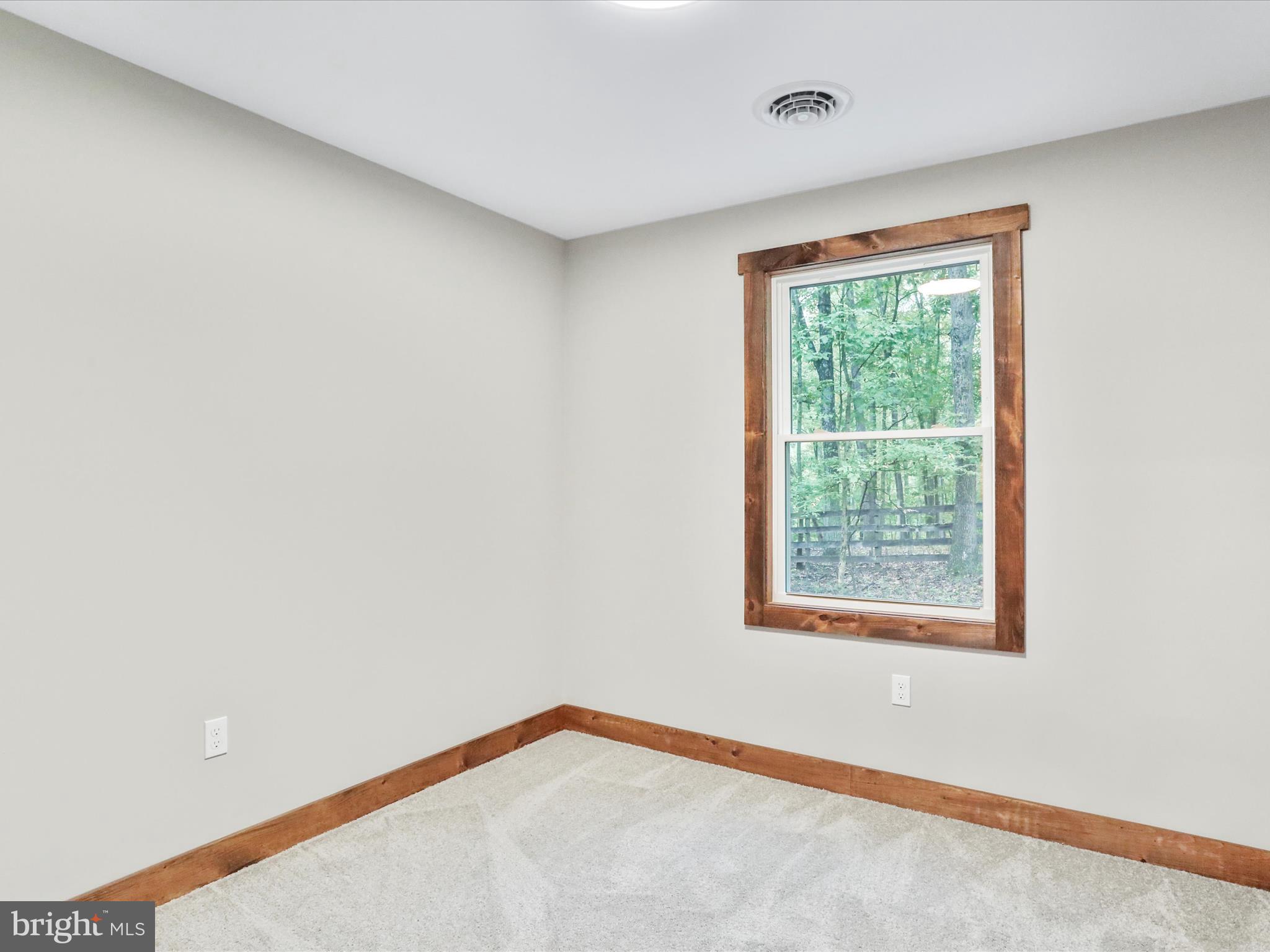 348 SLEEPYVIEW LANE