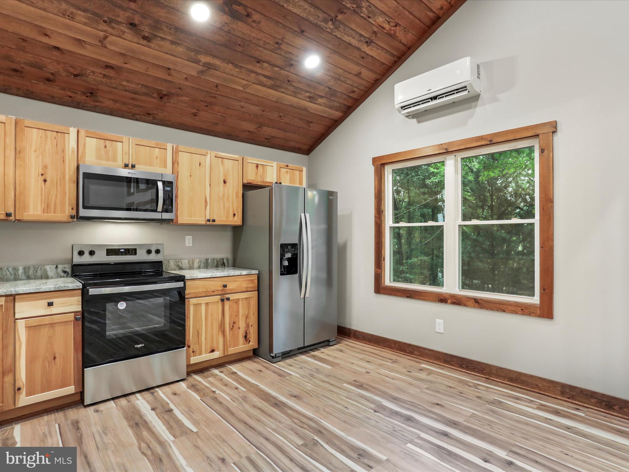 348 SLEEPYVIEW LANE