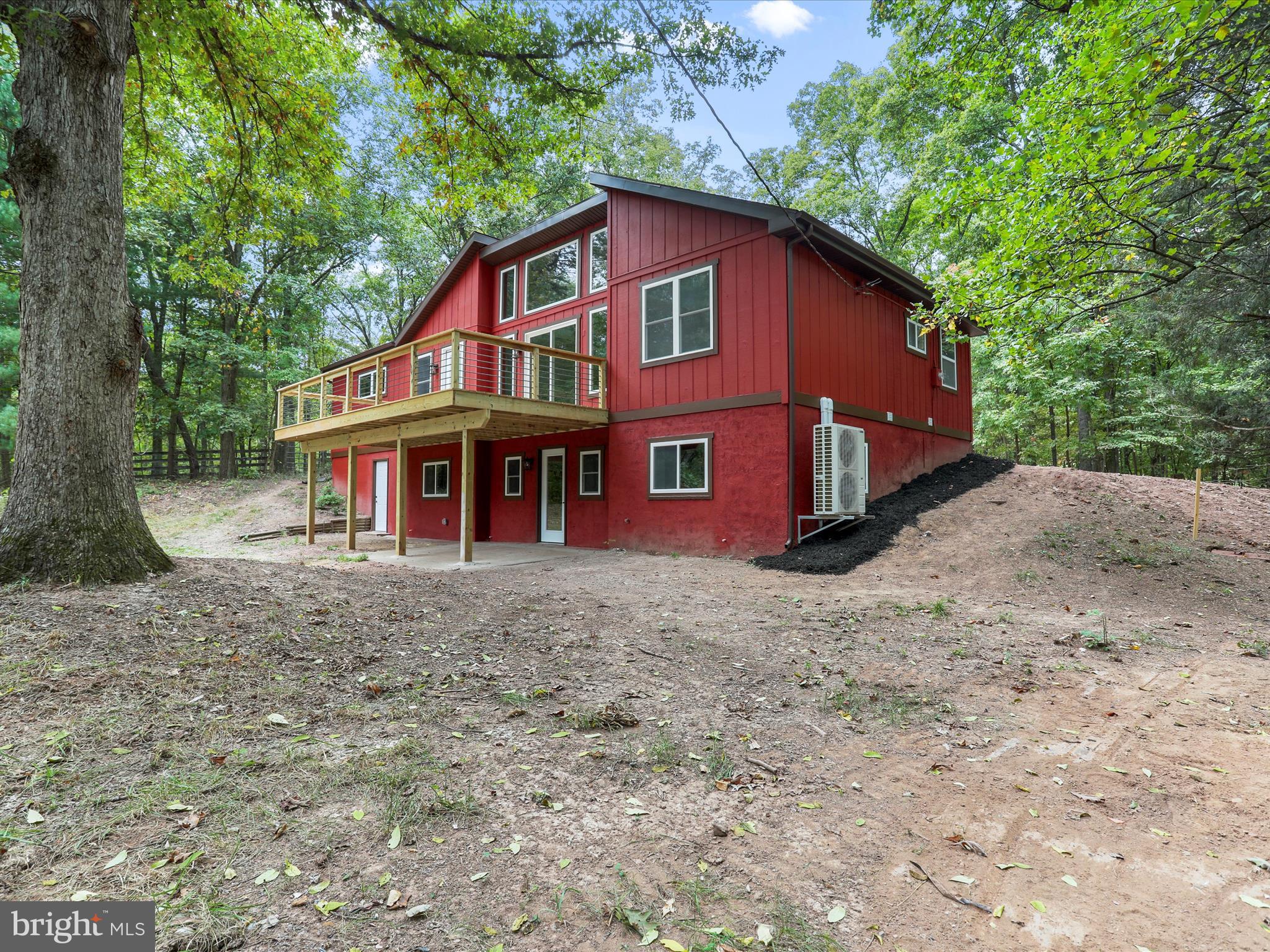348 SLEEPYVIEW LANE