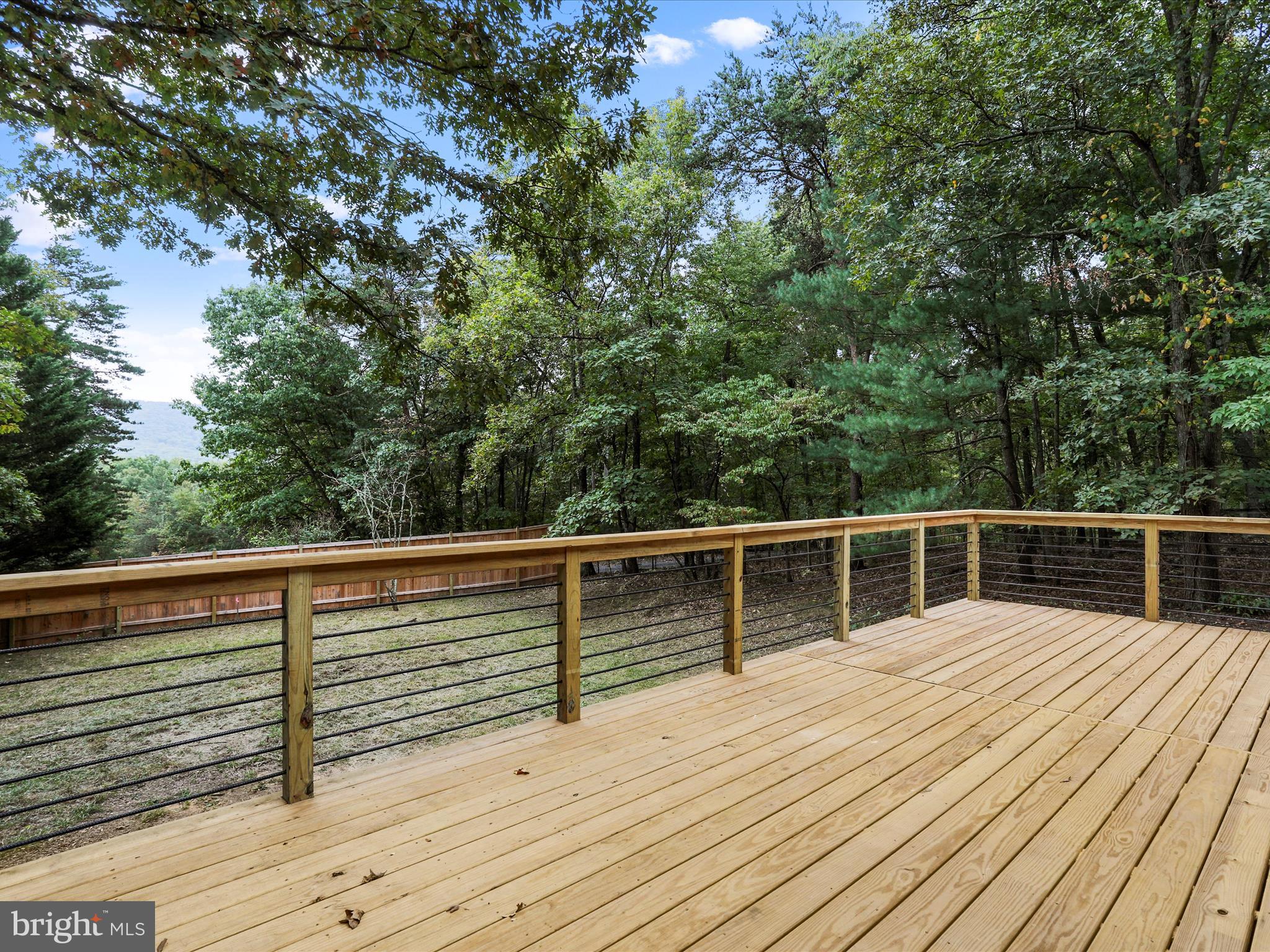 348 SLEEPYVIEW LANE