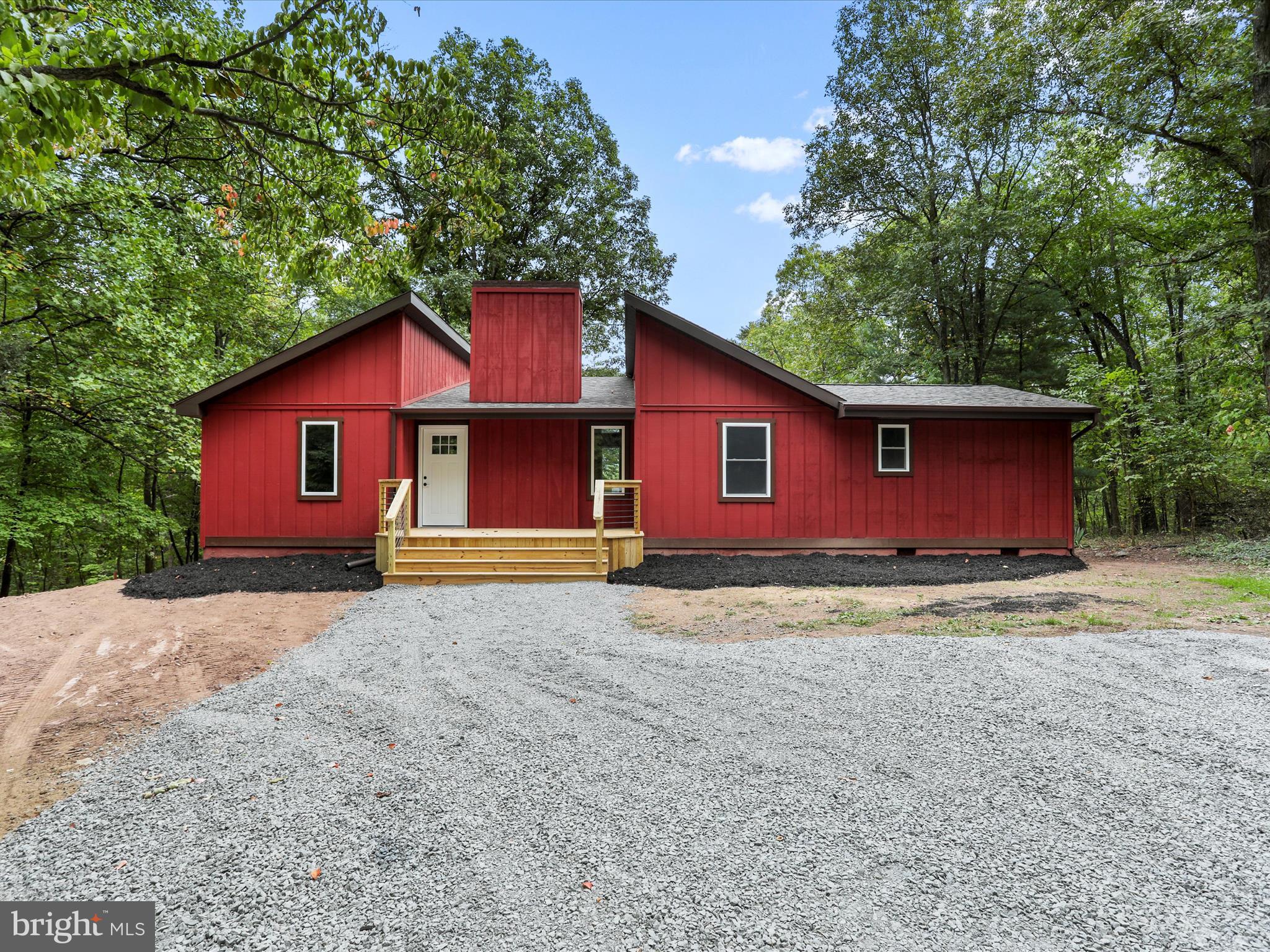 348 SLEEPYVIEW LANE