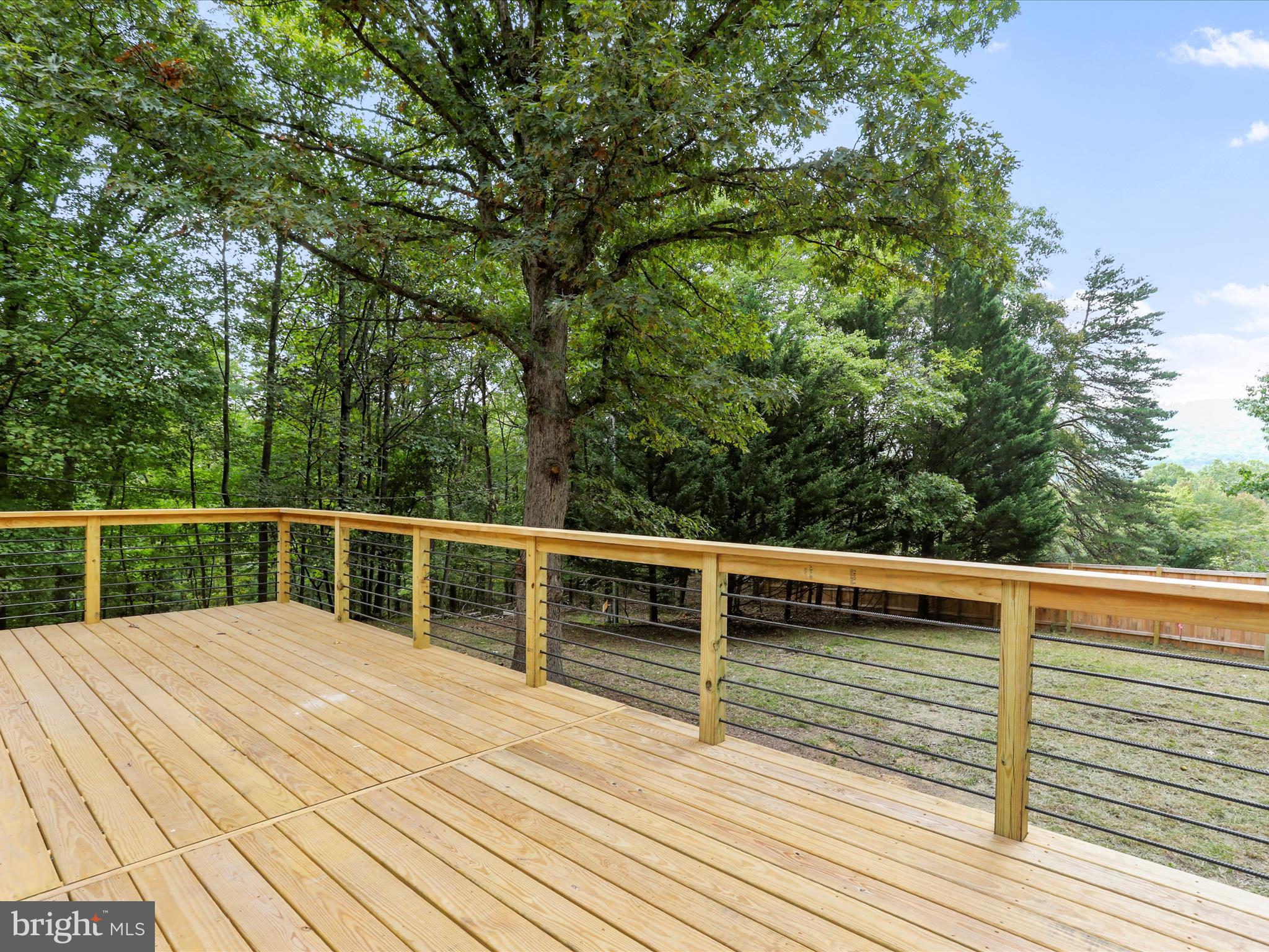 348 SLEEPYVIEW LANE