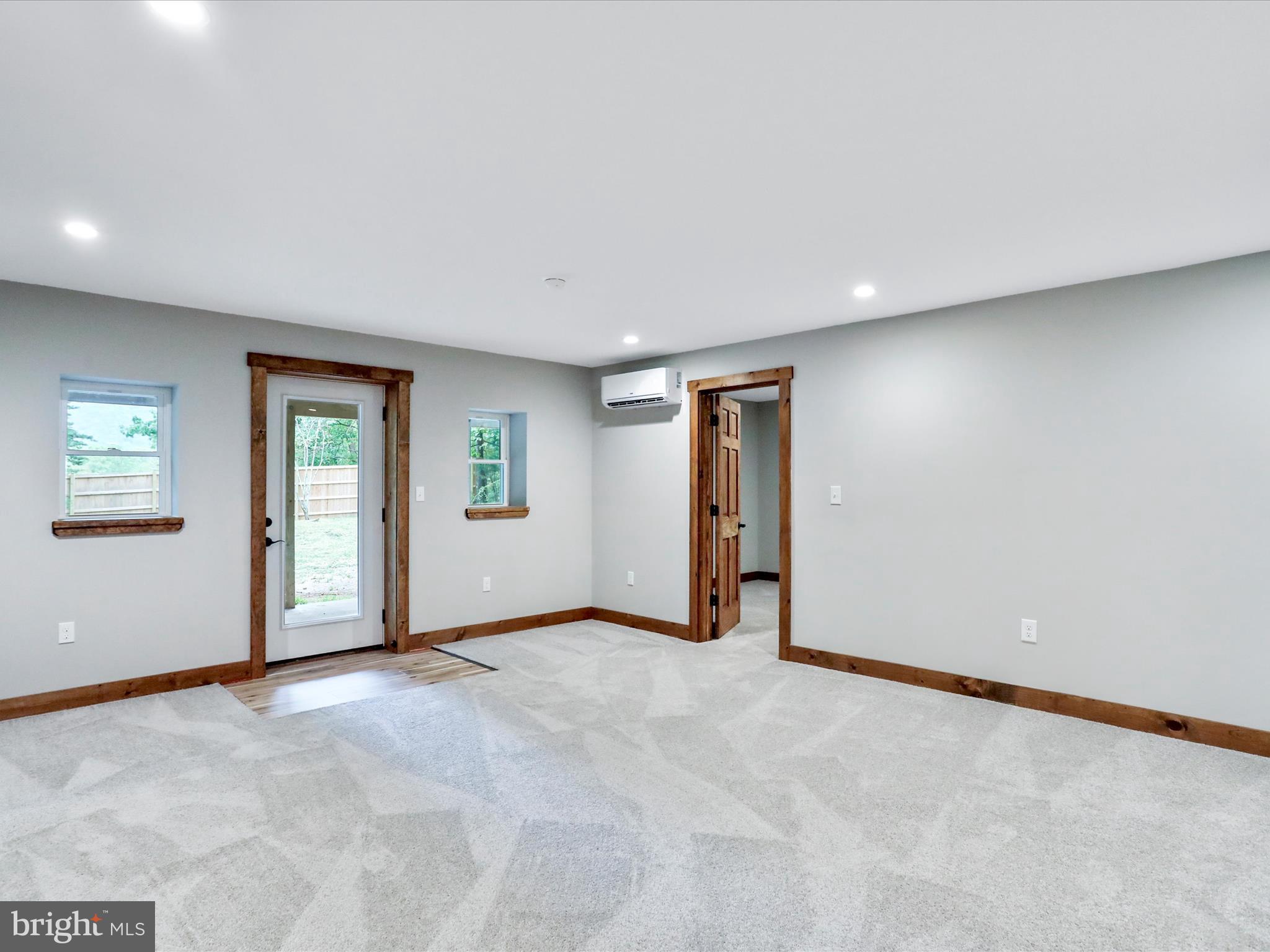 348 SLEEPYVIEW LANE
