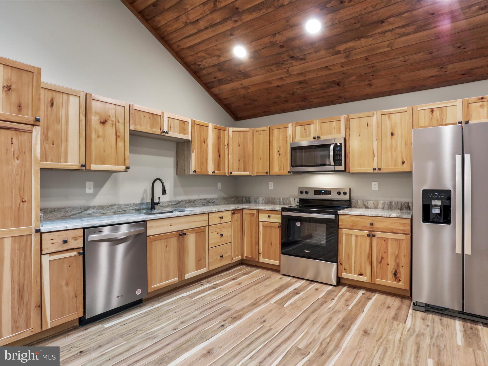 348 SLEEPYVIEW LANE