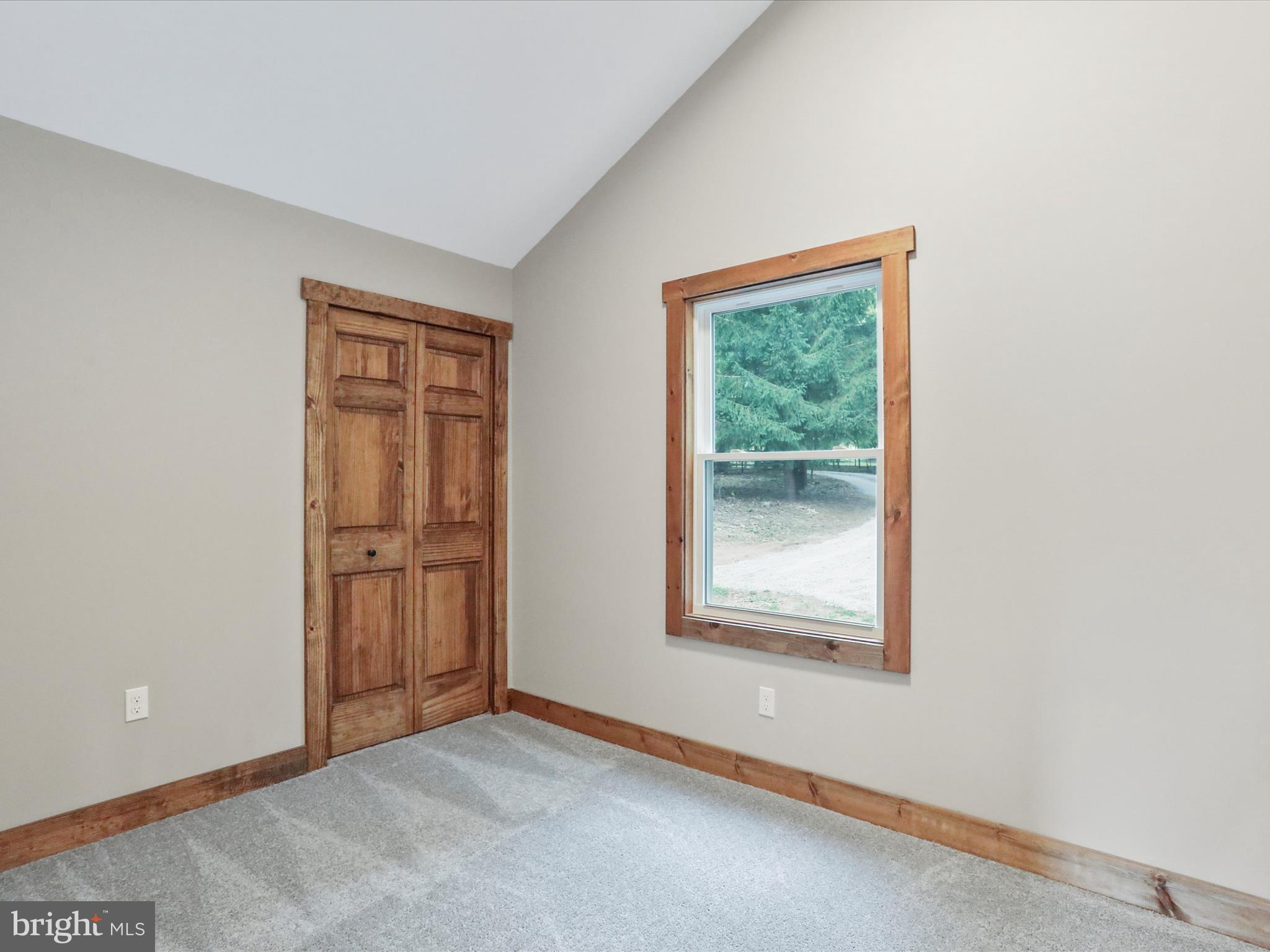 348 SLEEPYVIEW LANE