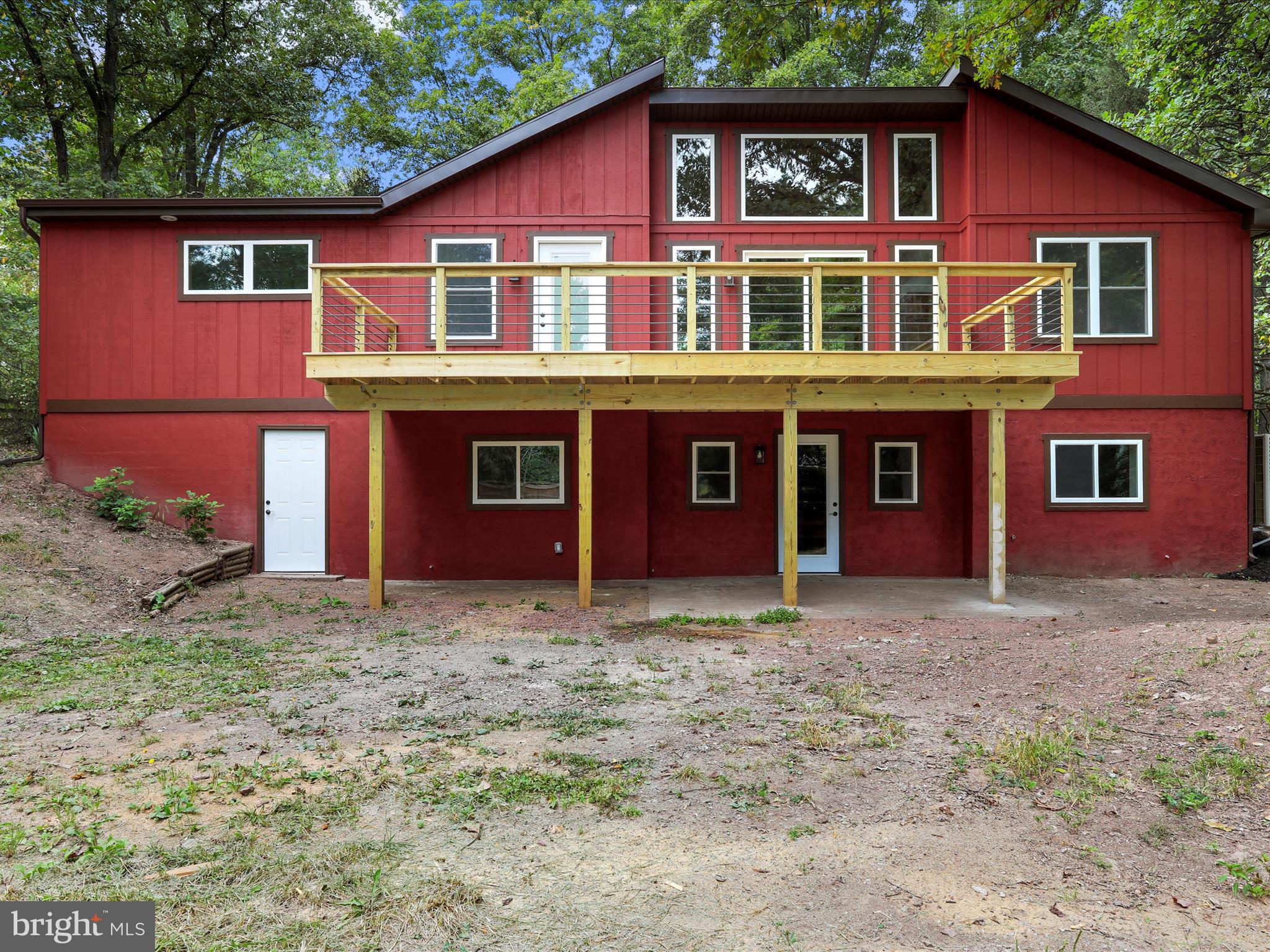 348 SLEEPYVIEW LANE