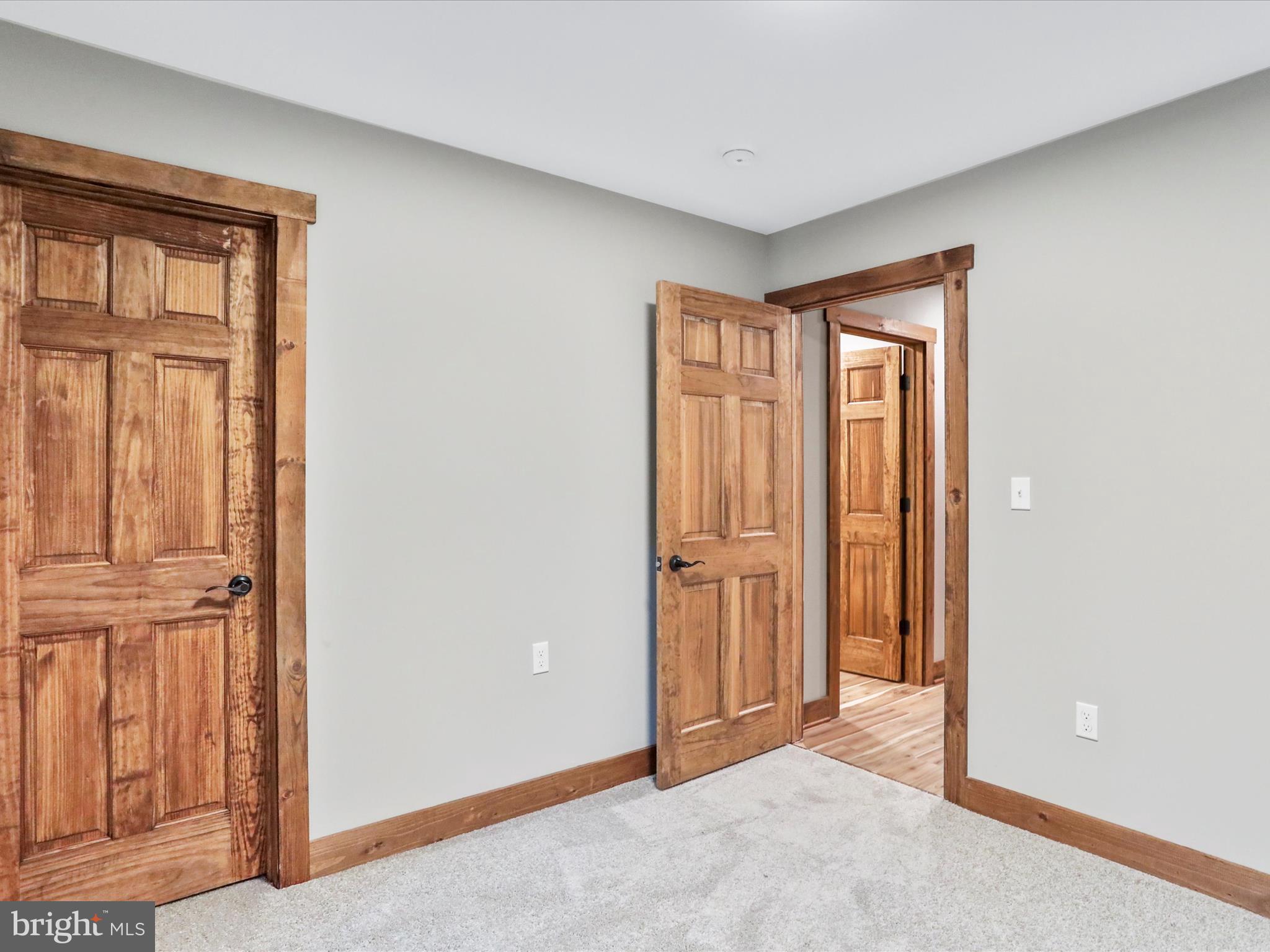 348 SLEEPYVIEW LANE