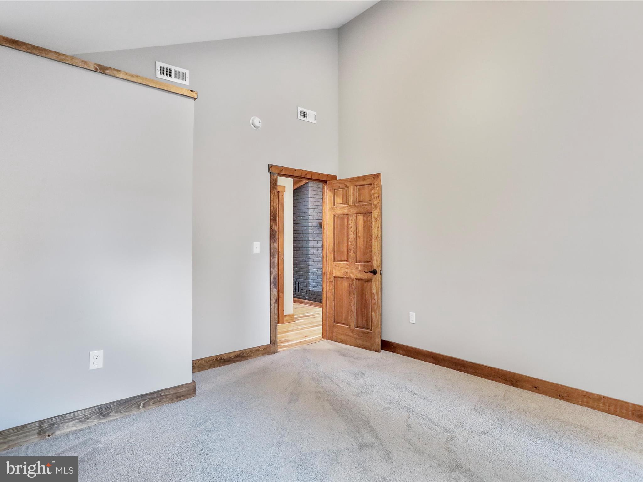 348 SLEEPYVIEW LANE
