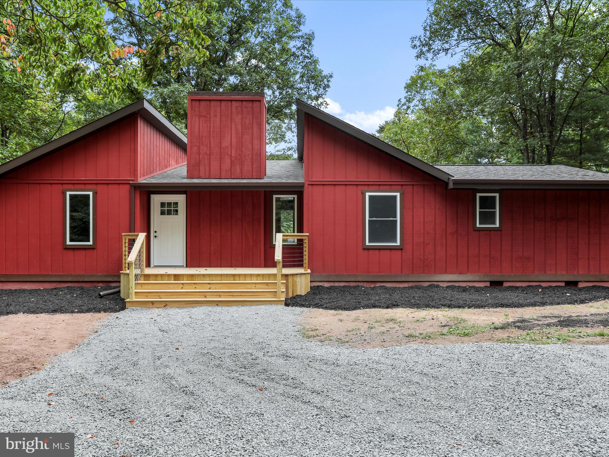 348 SLEEPYVIEW LANE