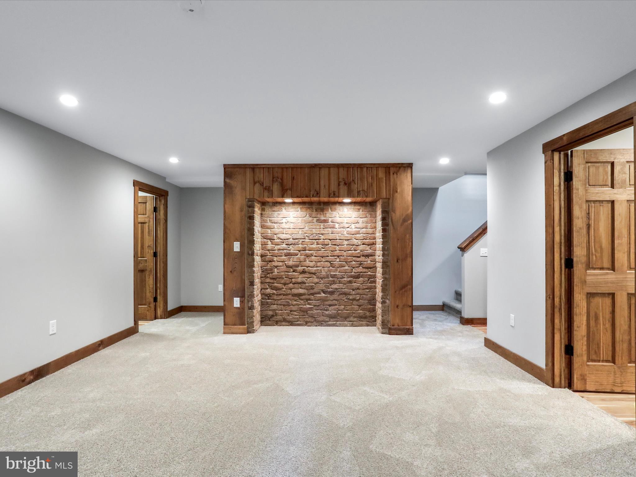 348 SLEEPYVIEW LANE