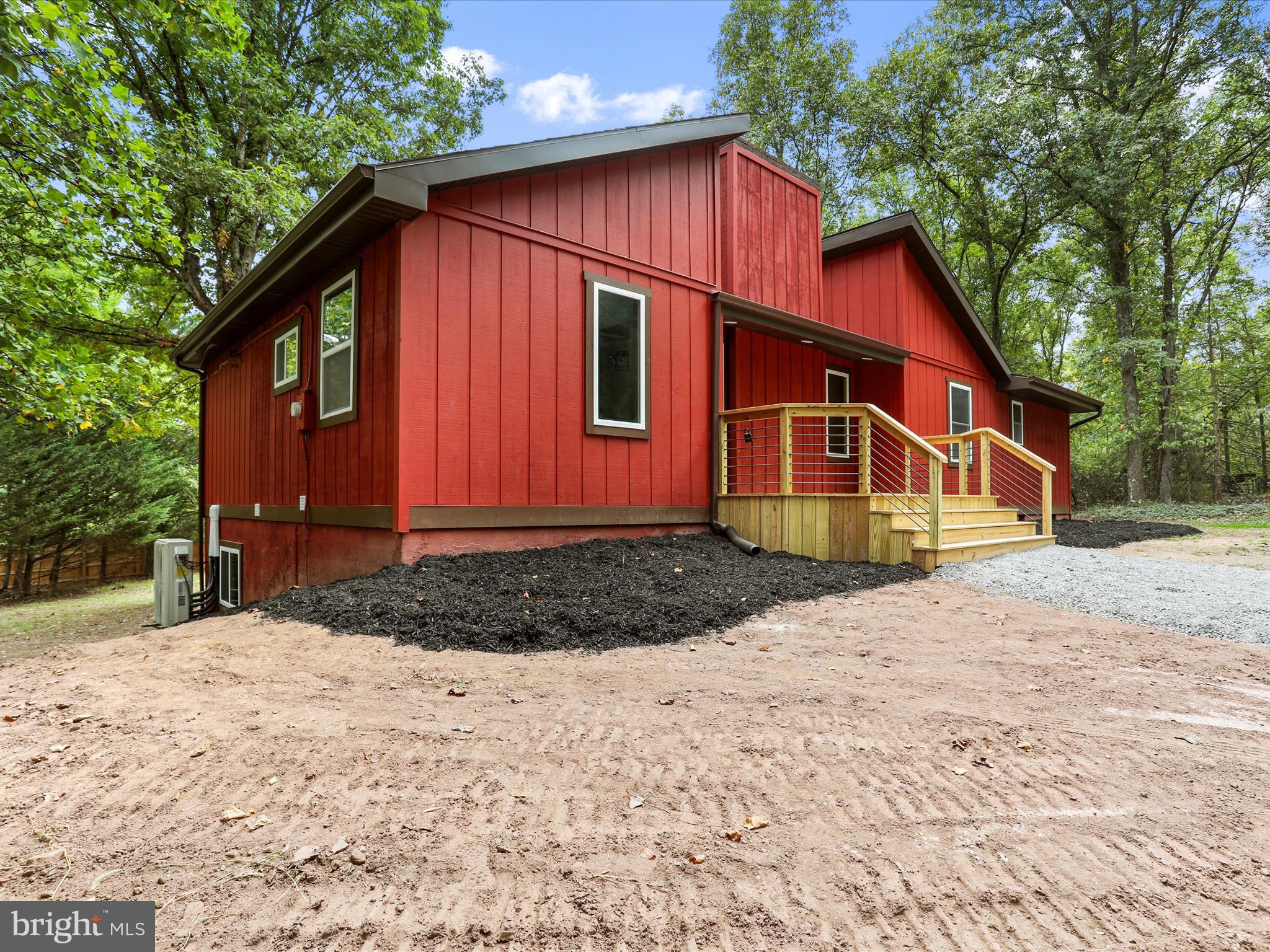 348 SLEEPYVIEW LANE