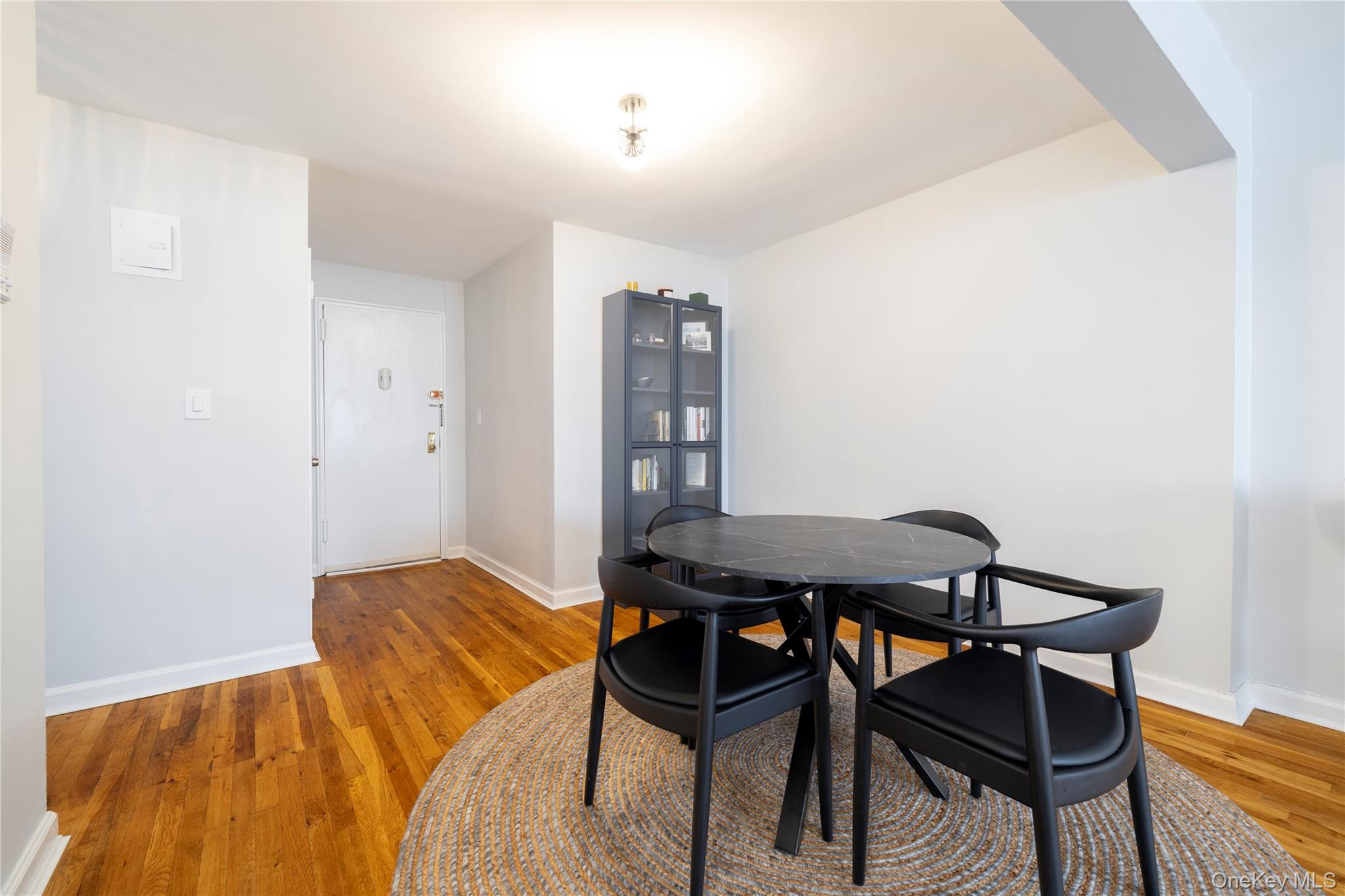 530 Dubois Avenue Unit: 1B
