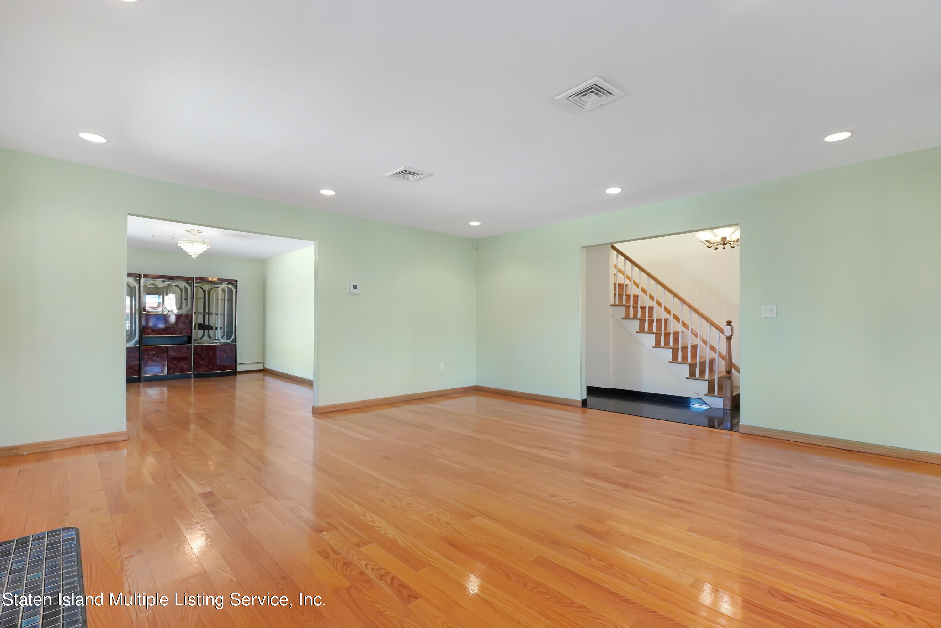 650 Edgegrove Avenue