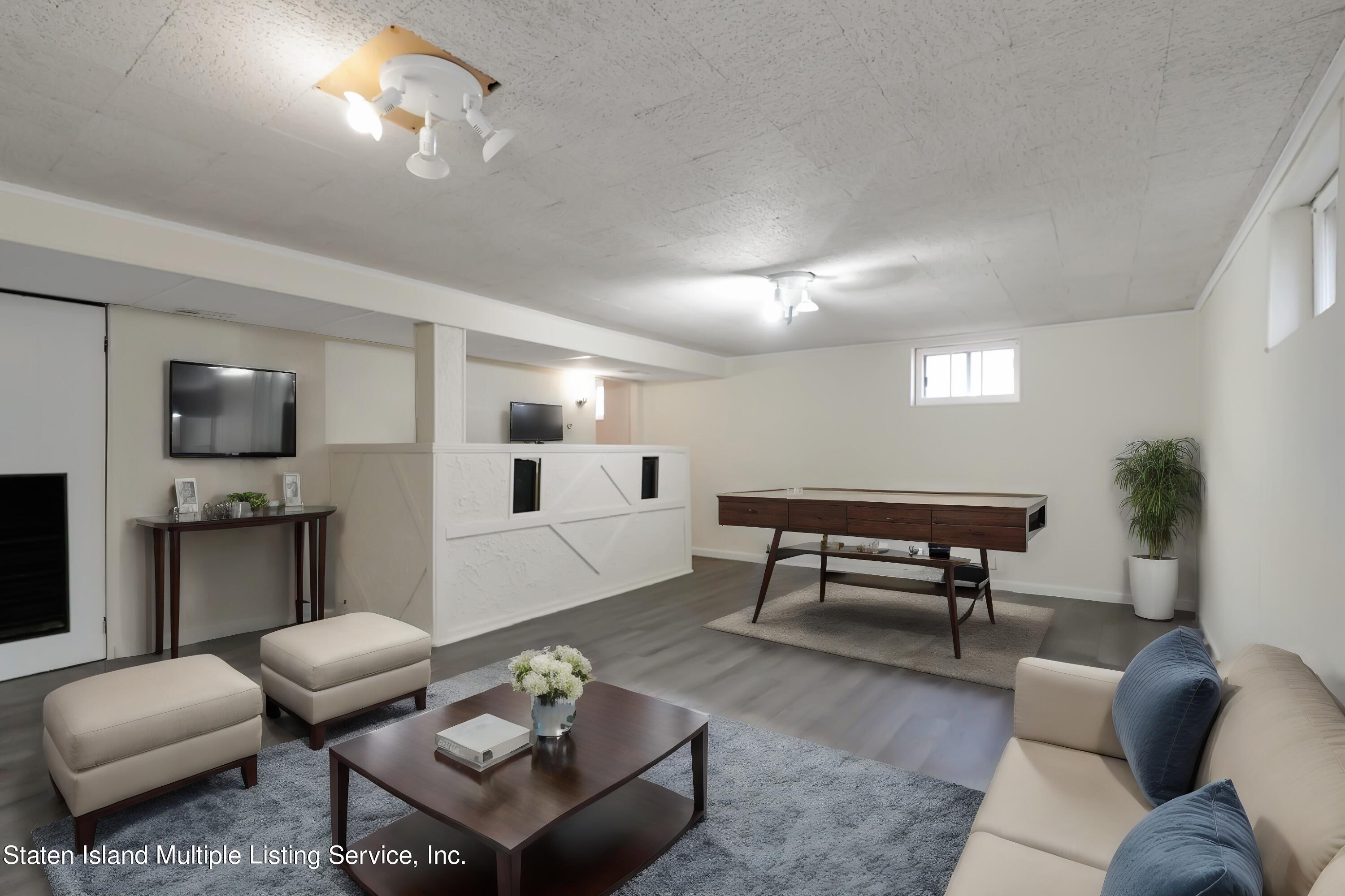 274 Dixon Avenue