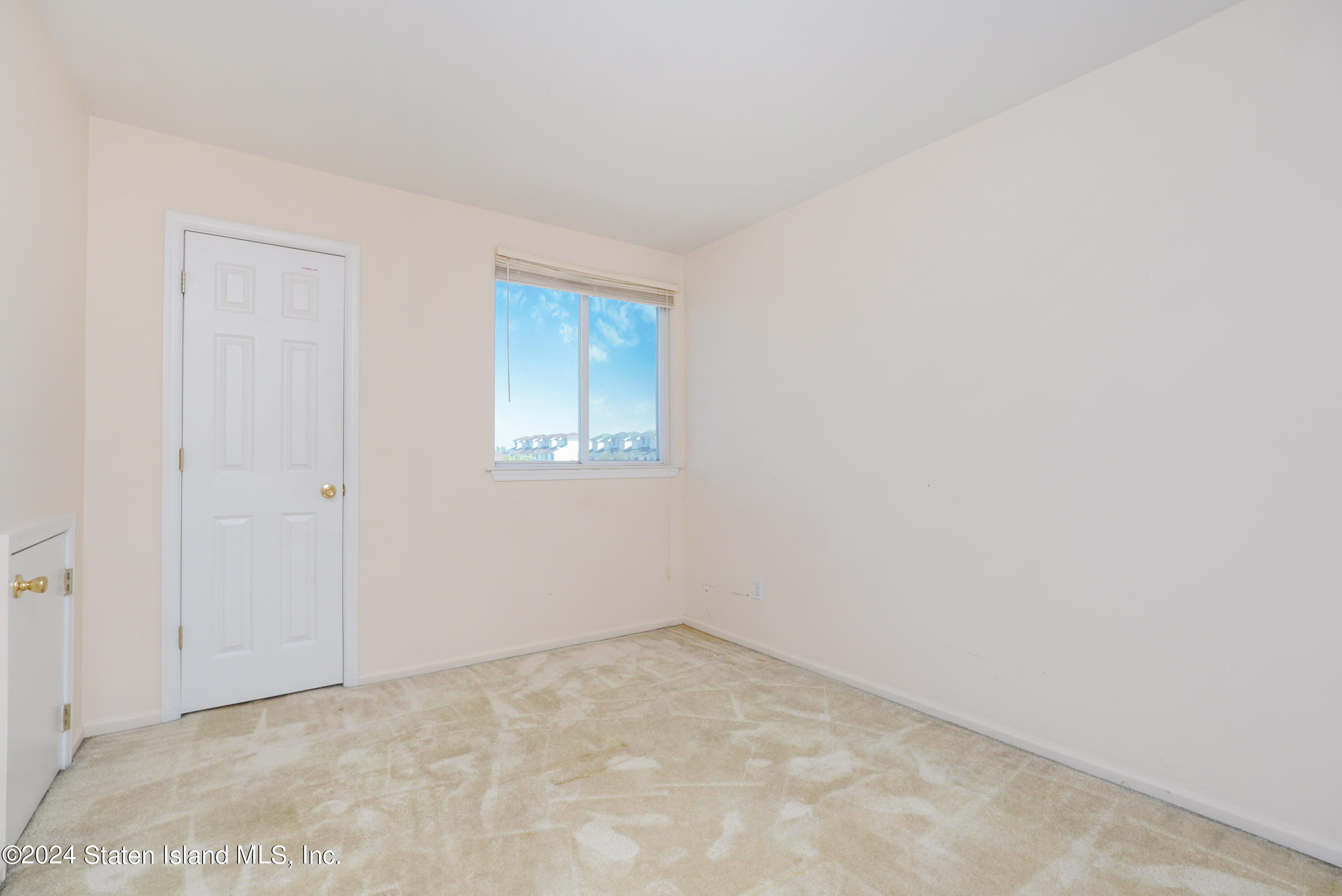 98 Kenilworth Avenue