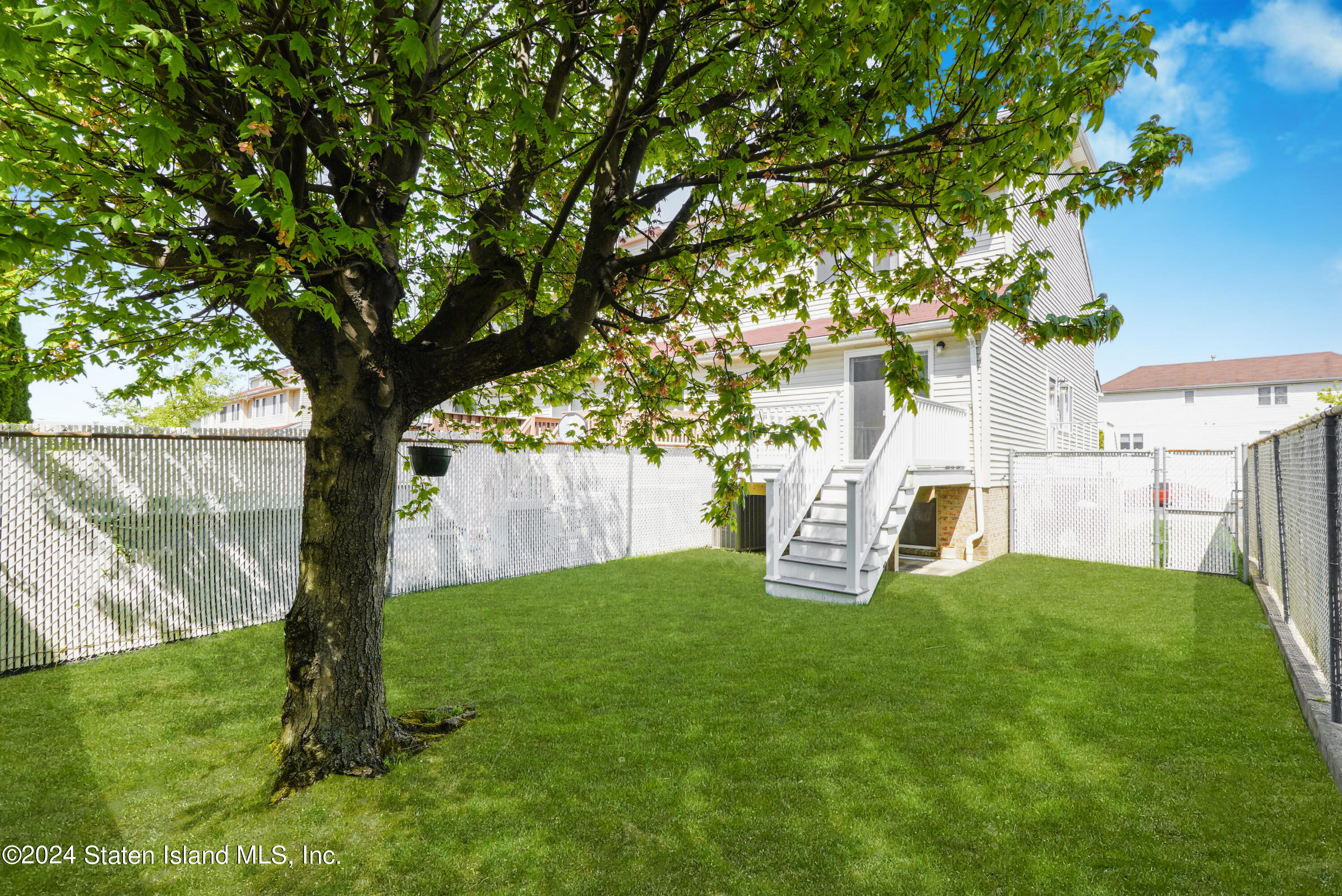 98 Kenilworth Avenue